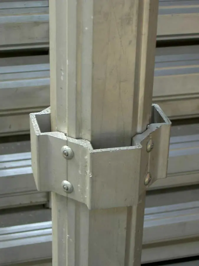 Leg extrusion